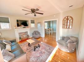 Pristine, Central and Comfortable! โรงแรมในFieldale