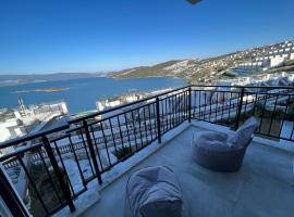Dublex apartment with sea view, garden and private beach, hotel in Bogazici