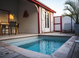 Caraïbes Cottage Grenat piscine privée 900m de Grande anse, קוטג' בדסהייס