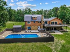 Cloud Nine: Have it All, Pool with Hot Tub and Secluded Lake!, hotel with pools in Middletown