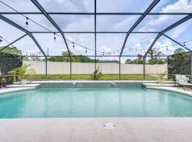 Contemporary Lutz Home Private Pool, Pet Friendly, villa in Lutz