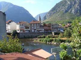 Logis Hôtel Restaurant de la Poste, hotel in Tarascon-sur-Ariège