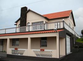 Moradia Familiar NovaVista - T3, hostel sihtkohas Madalena