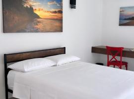 Red Flamboyan Guesthouse and Restaurant, rental liburan di Rincon