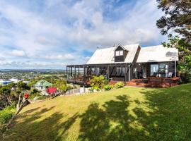 Simply Fabulous - Mangawhai Heads Holiday Home, pet-friendly hotel in Mangawhai