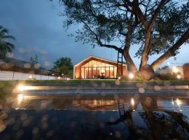 Nutnicha river house