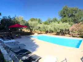 Villa spacieuse avec piscine à Saint-Michel-d'Euzet