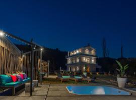 Mythos Luxury Villa-Skiathos, hotel en Troulos
