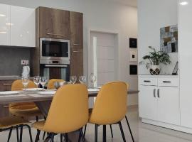 Bright Stylish Apartment, hotelli kohteessa Victoria