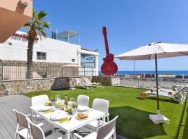 Chalet Santa Ana 25 by VillaGranCanaria, chalé em Playa del Inglés