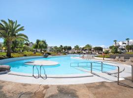 Isla and Ocean with pool and wifi, accessible hotel in Costa Teguise