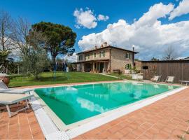 Alloggio incantevole con piscina, hotell i Vinci