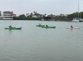 White Sands Inn, Marina, Bar & Grill, hotel v destinaci Port Isabel