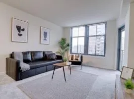Beautiful 1BR Apt At Pentagon City with Great View