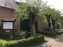 Lindenhof Wohnung 3, Dachgeschoß, Hotel in Vipperow