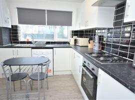4 Bedroom House in East London, holiday home in London