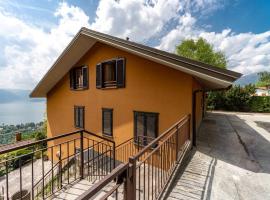 BOLOGNA HOUSE - relax privacy and magic lake view, leilighet i Perledo
