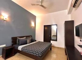 Room with attach washroom on main road- Rajiv Chowk Gurgaon, hotel v destinácii Gurugram