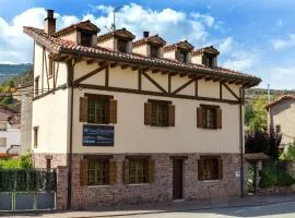 Charming House in Fresneda de la Sierra Tirón with Garden.