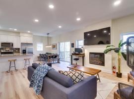 Pet-Friendly Basye Vacation Rental with Fireplace!, hotel v destinaci Basye