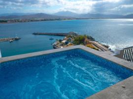 Condo in Puerto las Hadas, hotel en Manzanillo