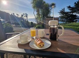 Lobster Pot - Mount Brioni, hotel in Downderry