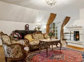 Villa Muusa with a cozy sauna, swimming pool and large beautiful garden