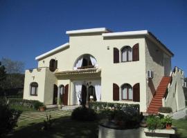 Villa Margherita Suite & charme, hotel amb aparcament a Pula