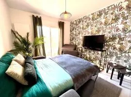 LE PRADO - Spacieux studio tout confort sur les hauteurs de Grasse