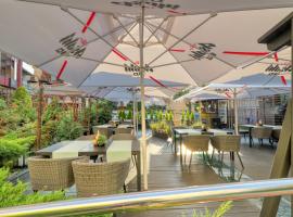 3 Bedroom Apartment in Herastrau Area, alojamiento con onsen en Bucarest