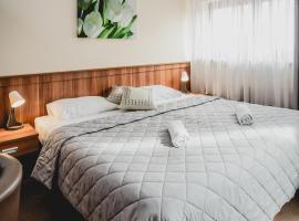 Hotel nad morzem - Art-Pension - Dąbrowa - Holiday & SPA – hotel w mieście Świerzno
