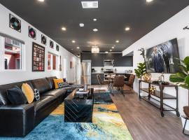 Luxe Rock Bungalow in the Heart of Hollywood, hotel near Pantages Theatre Hollywood, Los Angeles