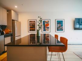 NEW Stylish 2BR Condo with Views in North End, kuća za odmor ili apartman u gradu 'Halifax'