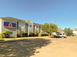 Motel 6 McAlester OK - South