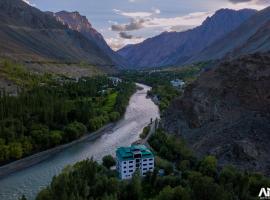 Hotel Chhutuk Heights, ξενοδοχείο σε Kargil