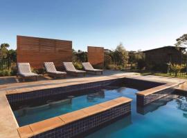 The Nature Resort Villas Ramada Resort, hotel in Cowes