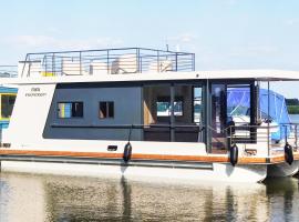 Gorgeous Ship In Havelsee Ot Ktzkow With Kitchen, holiday rental in Kützkow