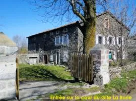 Maison de charme en campagne à Arlempdes avec jardin