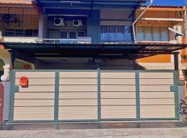 # J Homestay [15PAX -4ROOM-TOWN AREA]、マラッカのペット同伴可ホテル