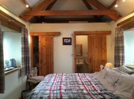 The Stable, farm stay in Saint Clether