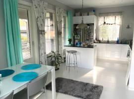 Hienoa talo porealtaalla lähellä Helsinkiä ja lentokenttää, hotel s vířivkou v destinaci Tuusula