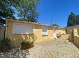 Villa Premium 3 étoiles sur Terrain clos de 300 M2, vacation home in Bagnols-sur-Cèze