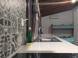 Villa Nikos Koukounaries, serviced apartment in Koukounaries