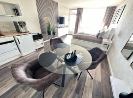 Timmendomizil - schöne Ferienwohnung in bester Lage - Sonnenseite, hotel in Timmendorfer Strand