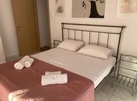 Aphrodite-Recently Renovated Modern Apartment