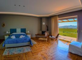 Atrium Vinea Brintziki Winery, hotel con tinas de hidromasaje en Iráklia