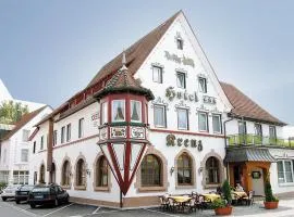 Hotel Kreuz Gästehaus und Lauchertbar mit Terrasse