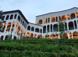 Kingfisher by the Green Resort, hotel di Karagari