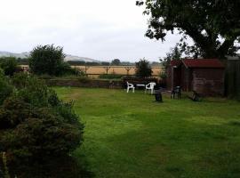 A quiet self-contained flat close to Exeter., alquiler vacacional en Stoke Canon