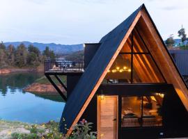 GRETEL CHALETS SUIZO, cabin in Guatapé